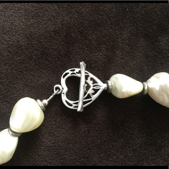 20 Inch Freshwater Pearl Necklace - Picture 3 of 5